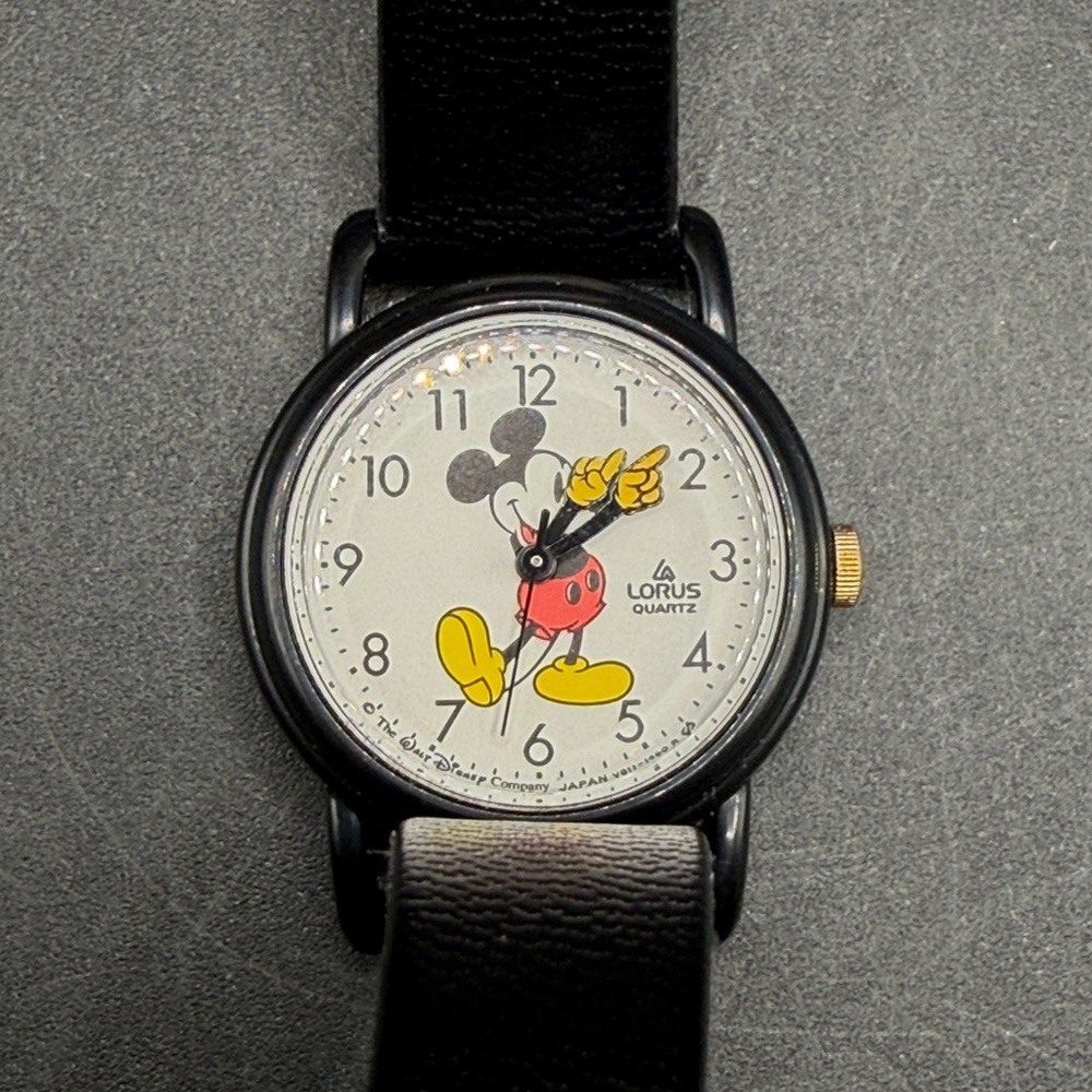 Vintage Lorus Walt Disney Mickey Mouse Black Watch Wristwatch Accessory